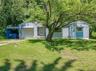 2125 Krumroy Rd, Akron, OH 44312