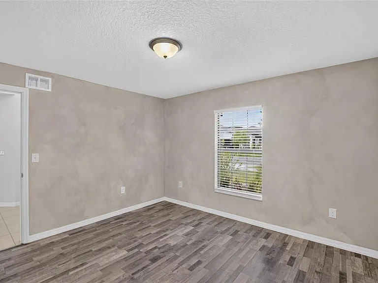 1115 Wynnmere Walk Ave — Photo 14