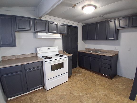 2nd image of 619 Plum St