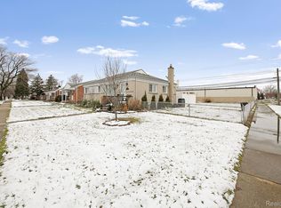 29012 Elmira St, Livonia, MI 48150