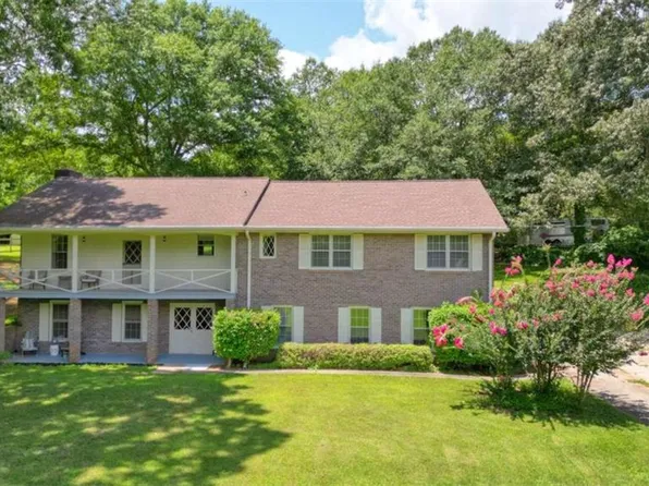 124 Lynn Dr, Hiram, GA 30141