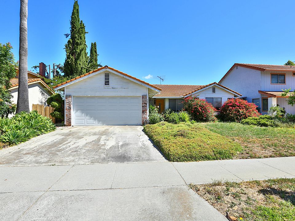 1st image of 863 Kozera Dr
