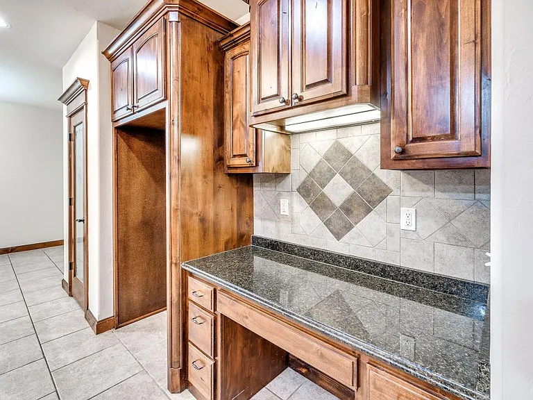 2121 Mill Creek Way — Photo 12