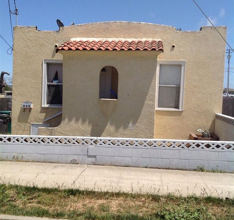 2nd image of 908 Olivera St