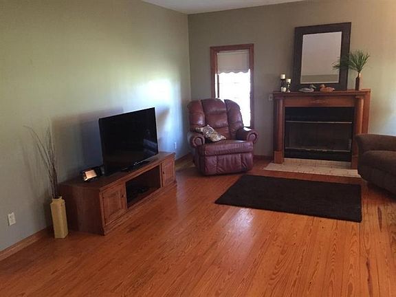 3rd image of 4515 N Pennsylvania Ave