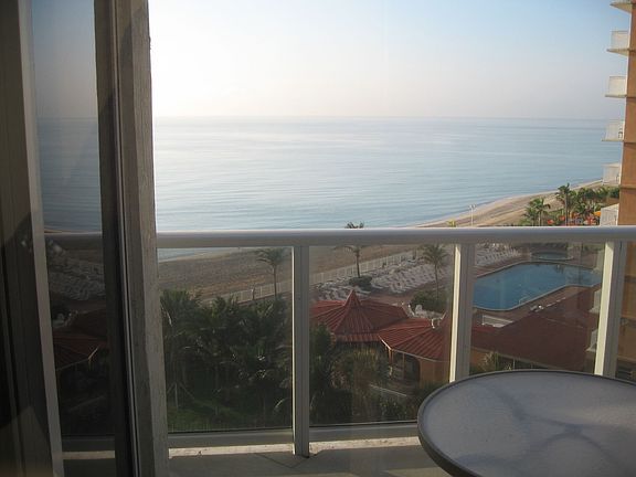 4th image of 19333 Collins Ave APT 808