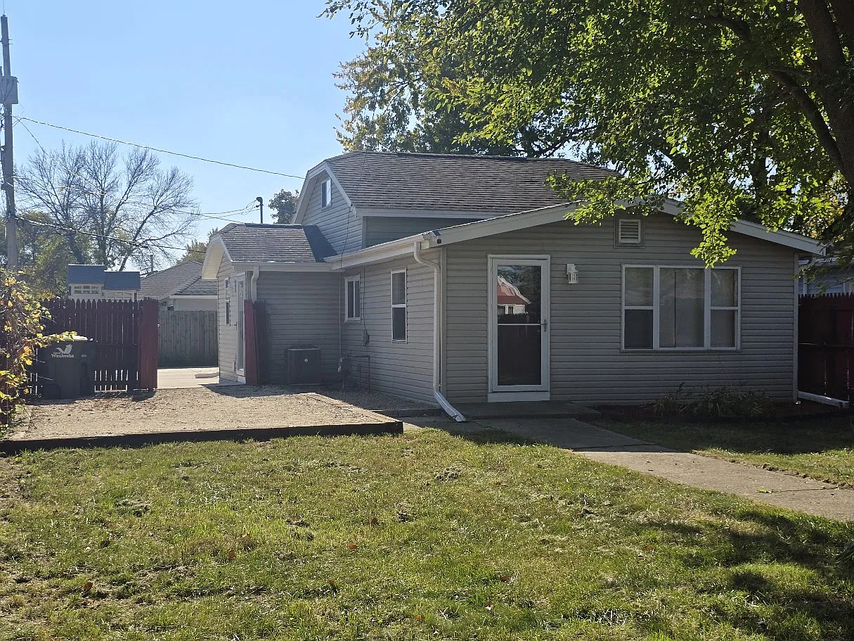 313 West Roberta Avenue - 1 — Photo 1