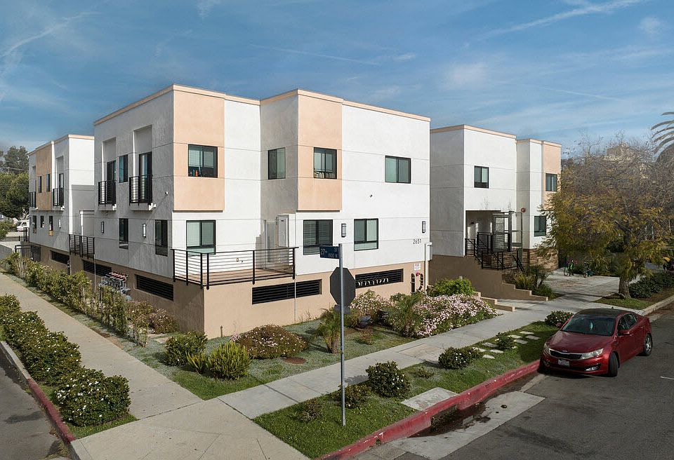 1st image of 2649 S Hobart Blvd
