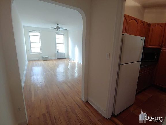 3rd image of 425 W Broadway APT 5E