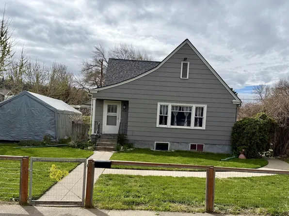 614 W 8th St, The Dalles, OR 97058