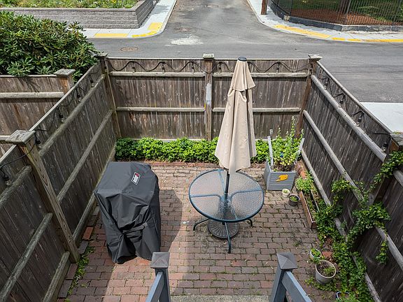 4th image of 14 Portsmouth St APT A