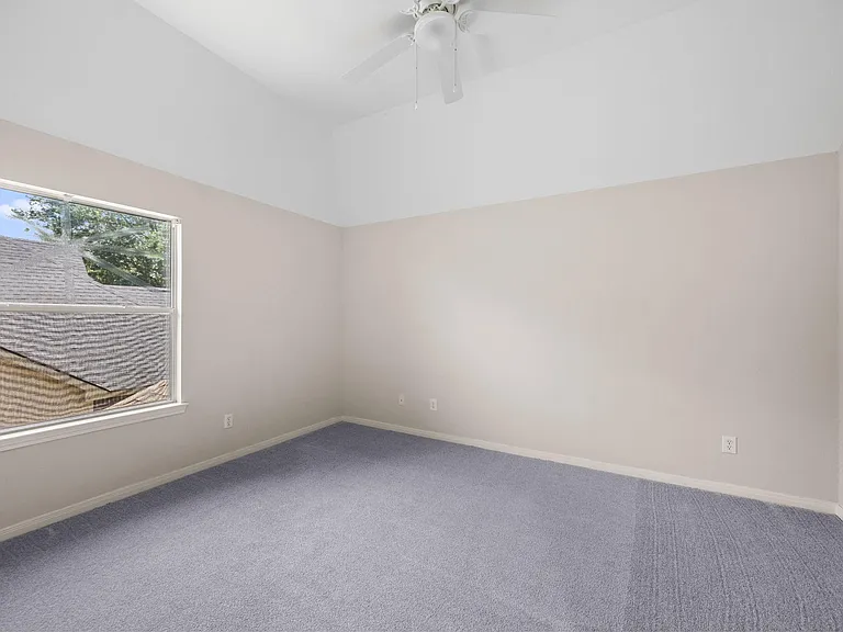 2207 Thistlerock Ln — Photo 36