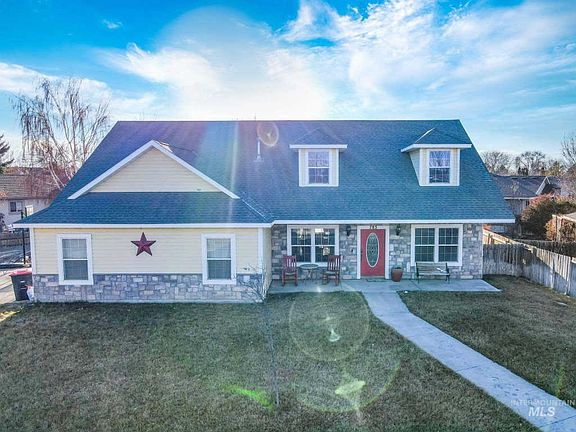 2nd image of 783 Hollyann Ct