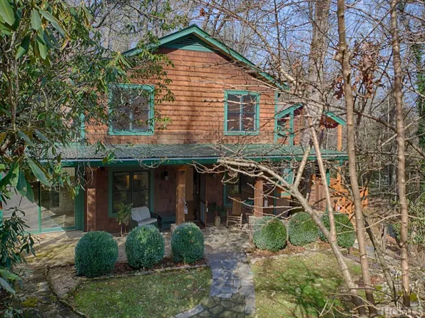 121 Holt Knob Rd, Highlands, NC 28741