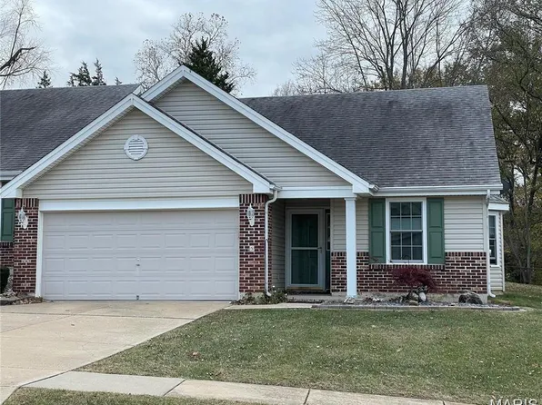 5 Quiet Meadow Court St, Peters, MO 63376