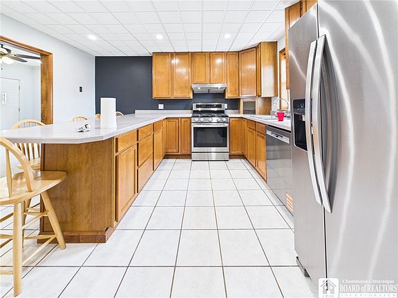 3rd image of 1109 River St