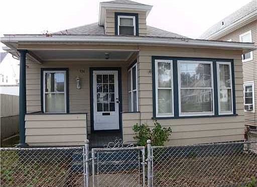 1st image of 934 Narragansett Blvd