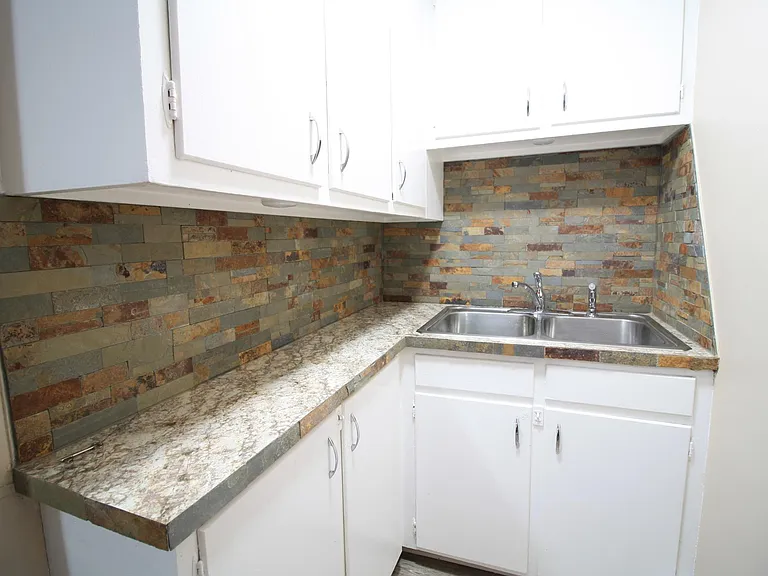 36 Liberty St #2W — Photo 6