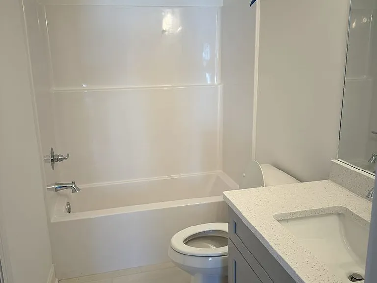 655 Cottage Grove Cir — Photo 13