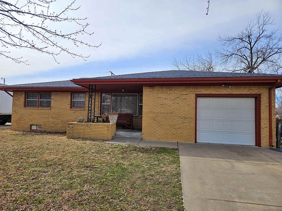 1st image of 2711 S Laura Ave
