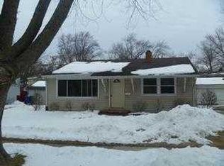 1614 Marlboro Cir, Carpentersville, IL 60110