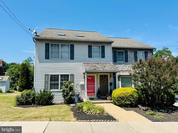 25 W Madison St, Mohnton, PA 19540