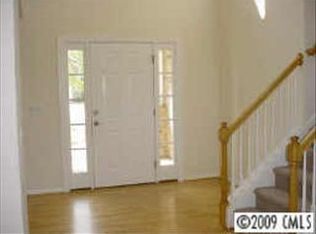 9802 Back Acre Dr, Charlotte, NC 28213