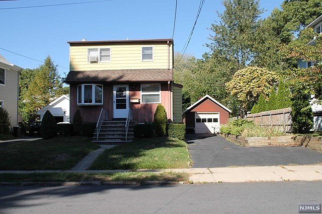 2nd image of 17 Bergen Ave