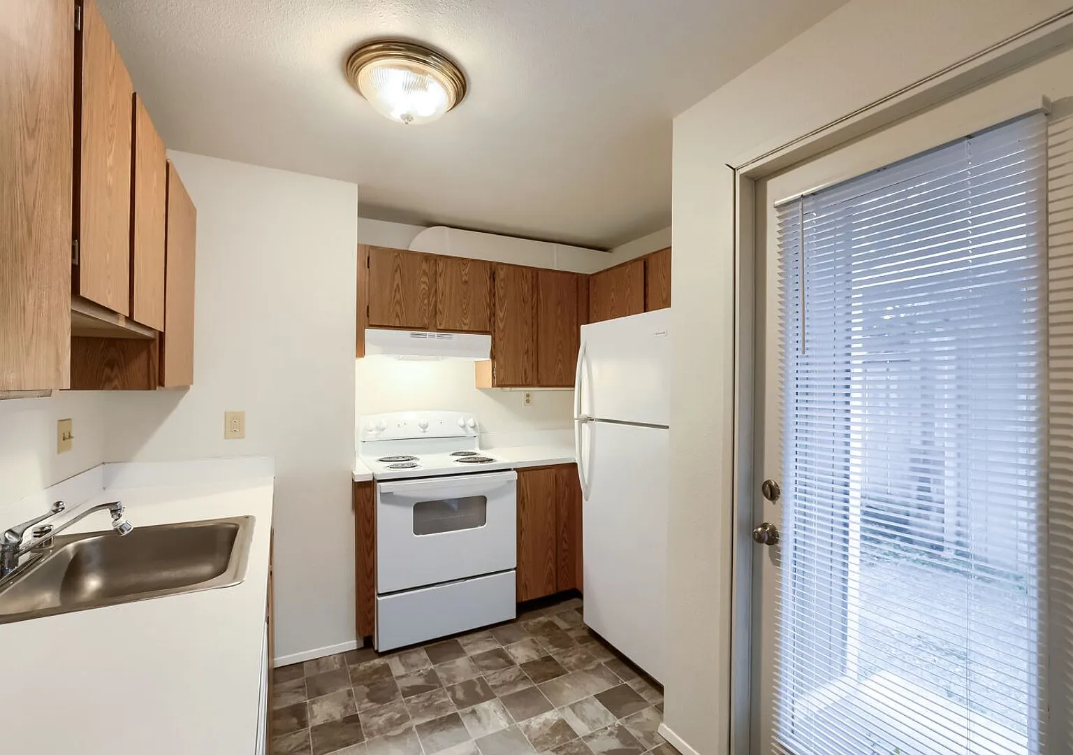 Allai Apartments — Photo 3