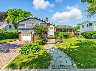 189 Blackheath Rd, Long Beach, NY 11561