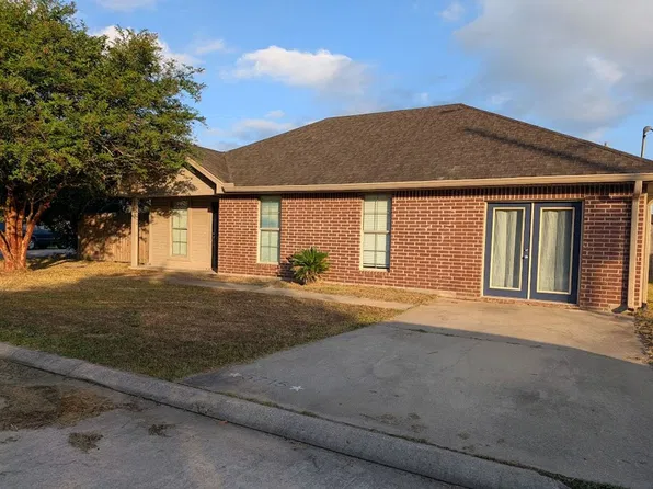5715 Springfield Cir S, Lumberton, TX 77657