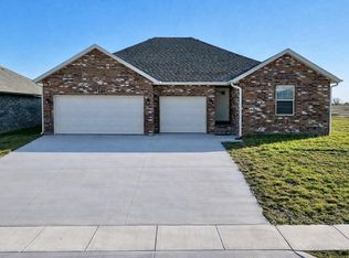 3860 W Riley St, Bolivar, MO 65613