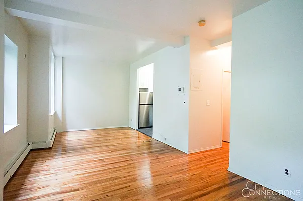 Rented by City Connections Realty | media 2