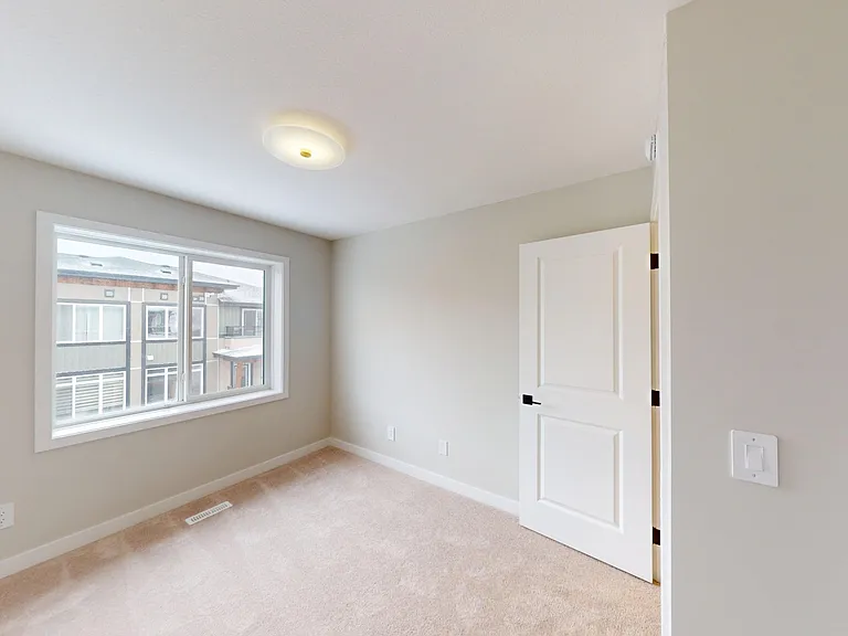 15 19th Ave SW — Photo 7
