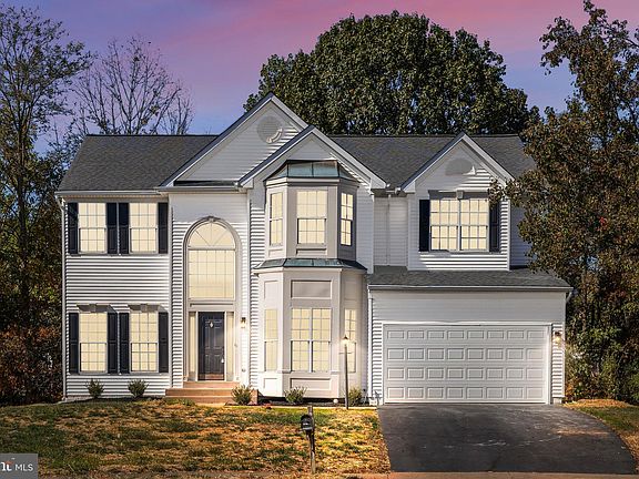 4th image of 9 Tudor Ct