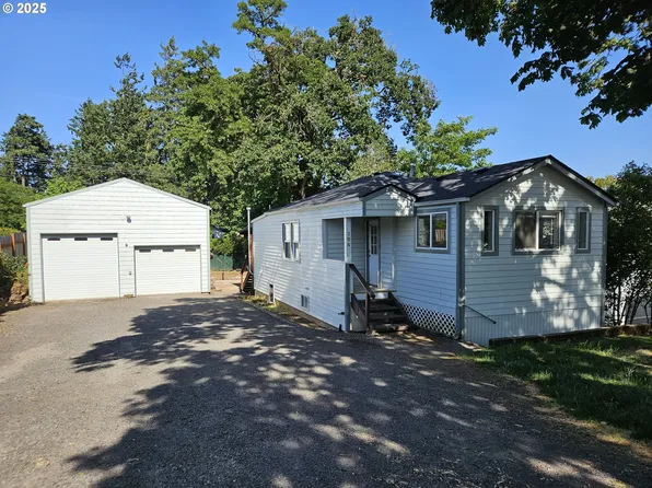 164 N 5th St, Saint Helens, OR 97051