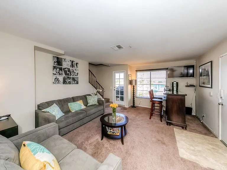 8615 Beverly Blvd #6 — Photo 1