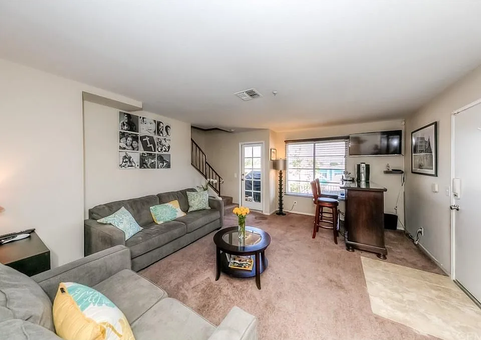 8615 Beverly Blvd #6