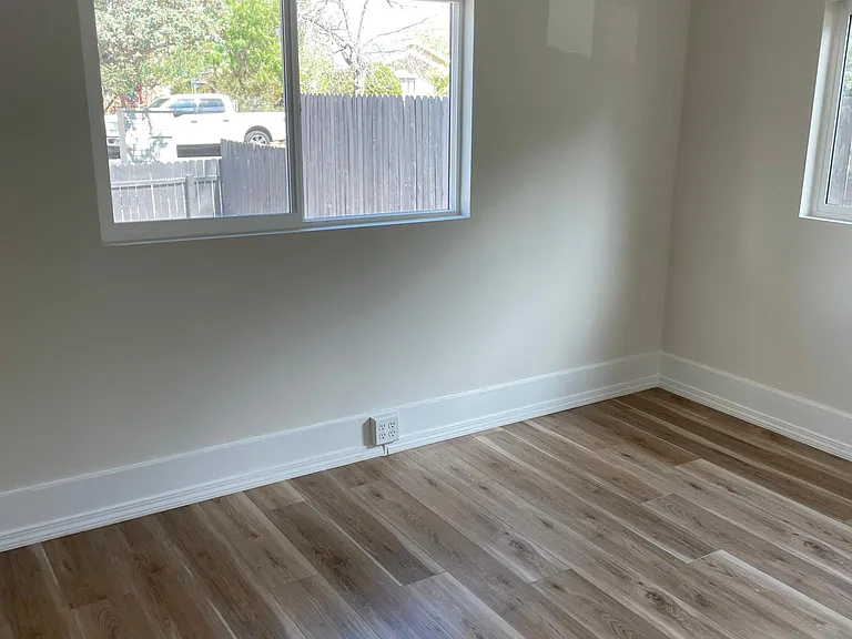 311 Stanford Dr SE — Photo 12