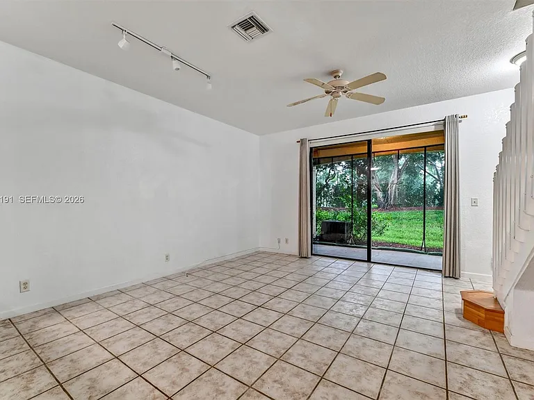 3897 Tree Top Dr — Photo 5