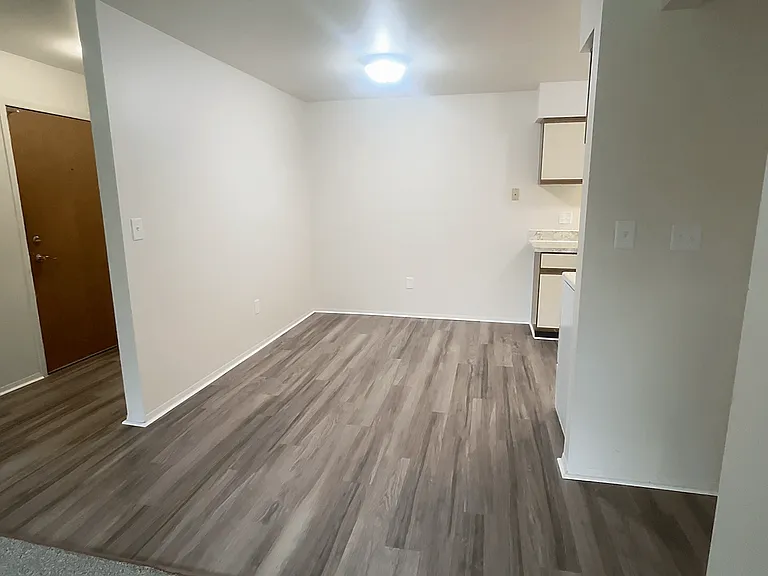 Eastwood Village Apartments — Photo 65