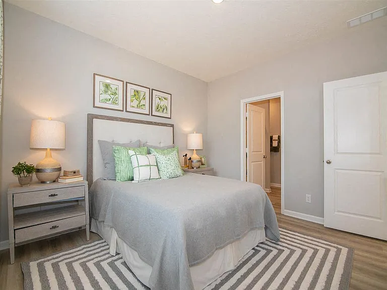2881 Cross Branch Dr — Photo 2