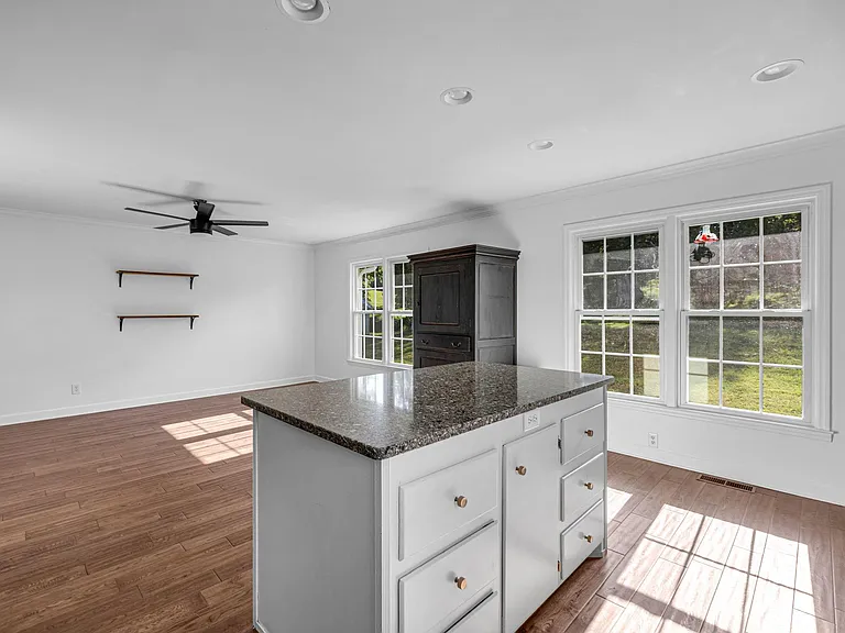 4861 Bethesda Rd — Photo 20