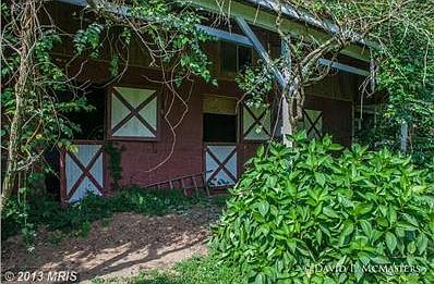 3 STALL STABLE WITH TACK ROOM