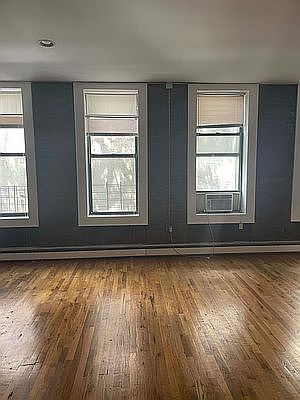 5th image of 2153 2nd Ave #4