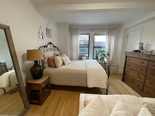 Rented by Buchbinder & Warren | media 15