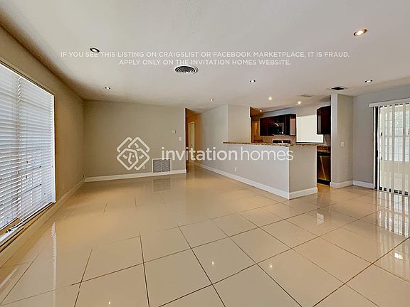 4th image of 825 NW 29th St