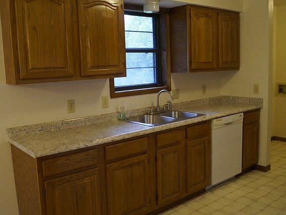 5th image of 2027 Holloway Ln