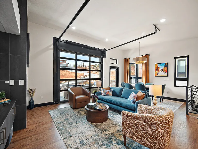 +2nd floor
+Outdoor/indoor living room
+Seating for 4
+Grill
+Table/Fire pit design