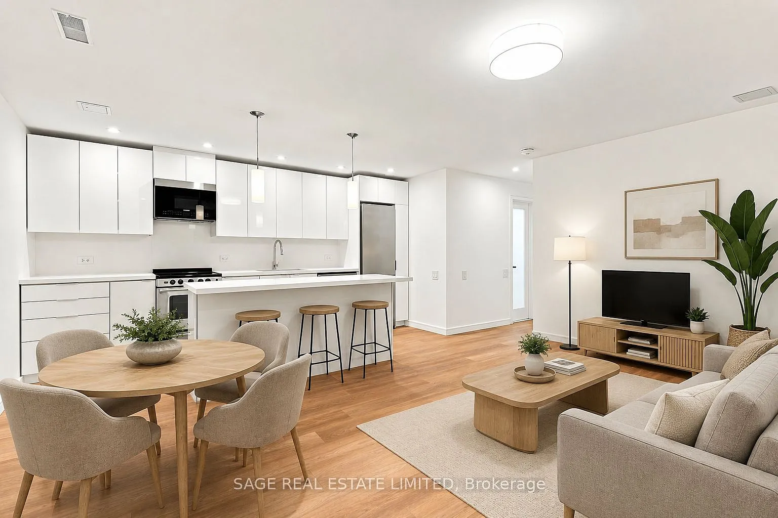 3 bed, $2,800 — Photo 1